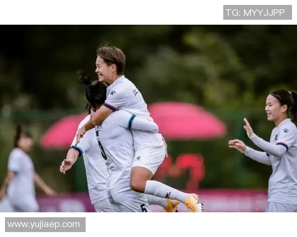 当足球明星邂逅柜姐他们之间的故事与梦想交织的奇妙旅程 当足球明星邂逅柜姐他们之间的故事与梦想交织的奇妙旅程