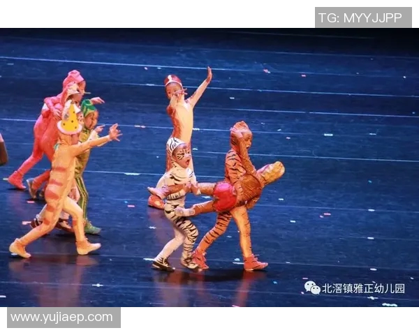 足球明星家庭中的可爱宝贝们展现童趣与天赋的精彩瞬间